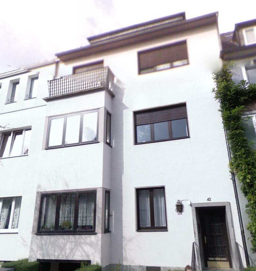 Messe Ferienwohnung Duesseldorf Oberkassel Dış mekan fotoğraf